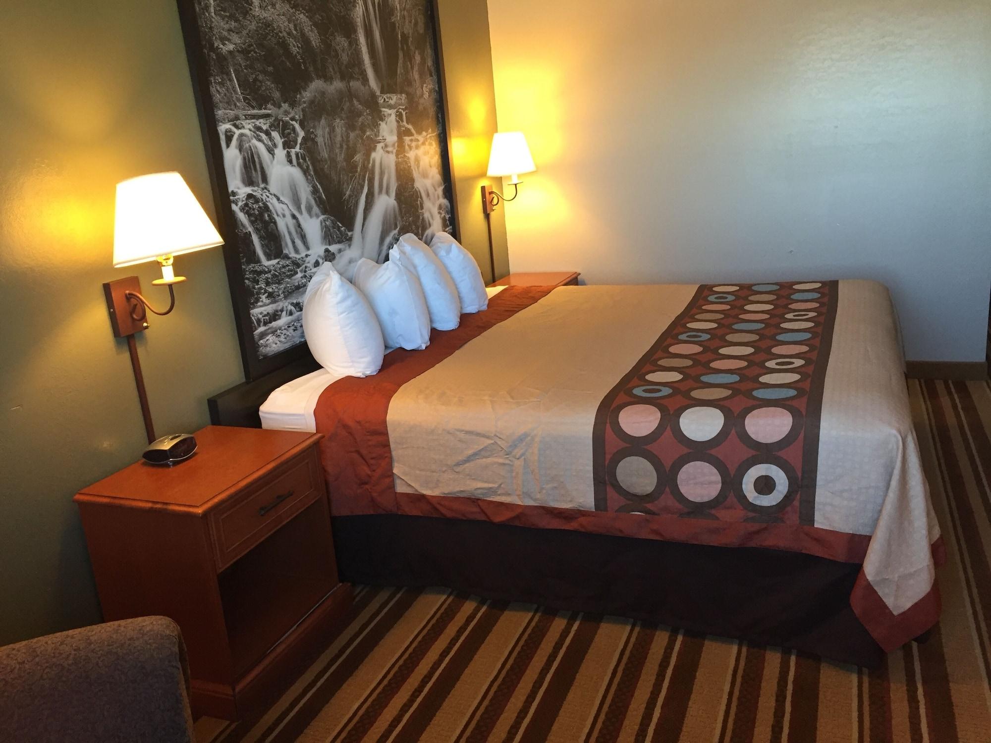 Super 8 By Wyndham Chamberlain Sd Otel Dış mekan fotoğraf