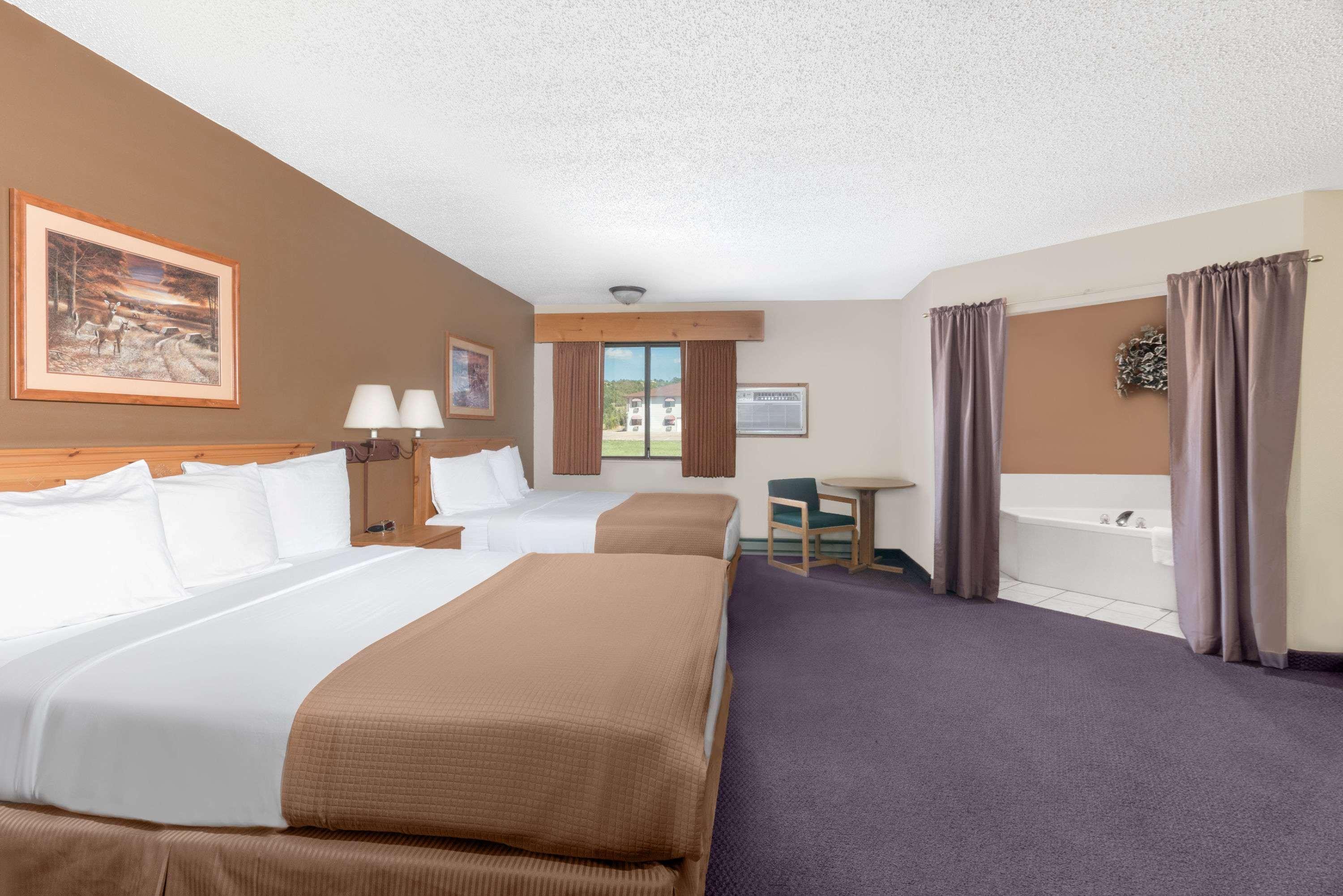 Super 8 By Wyndham Chamberlain Sd Otel Dış mekan fotoğraf