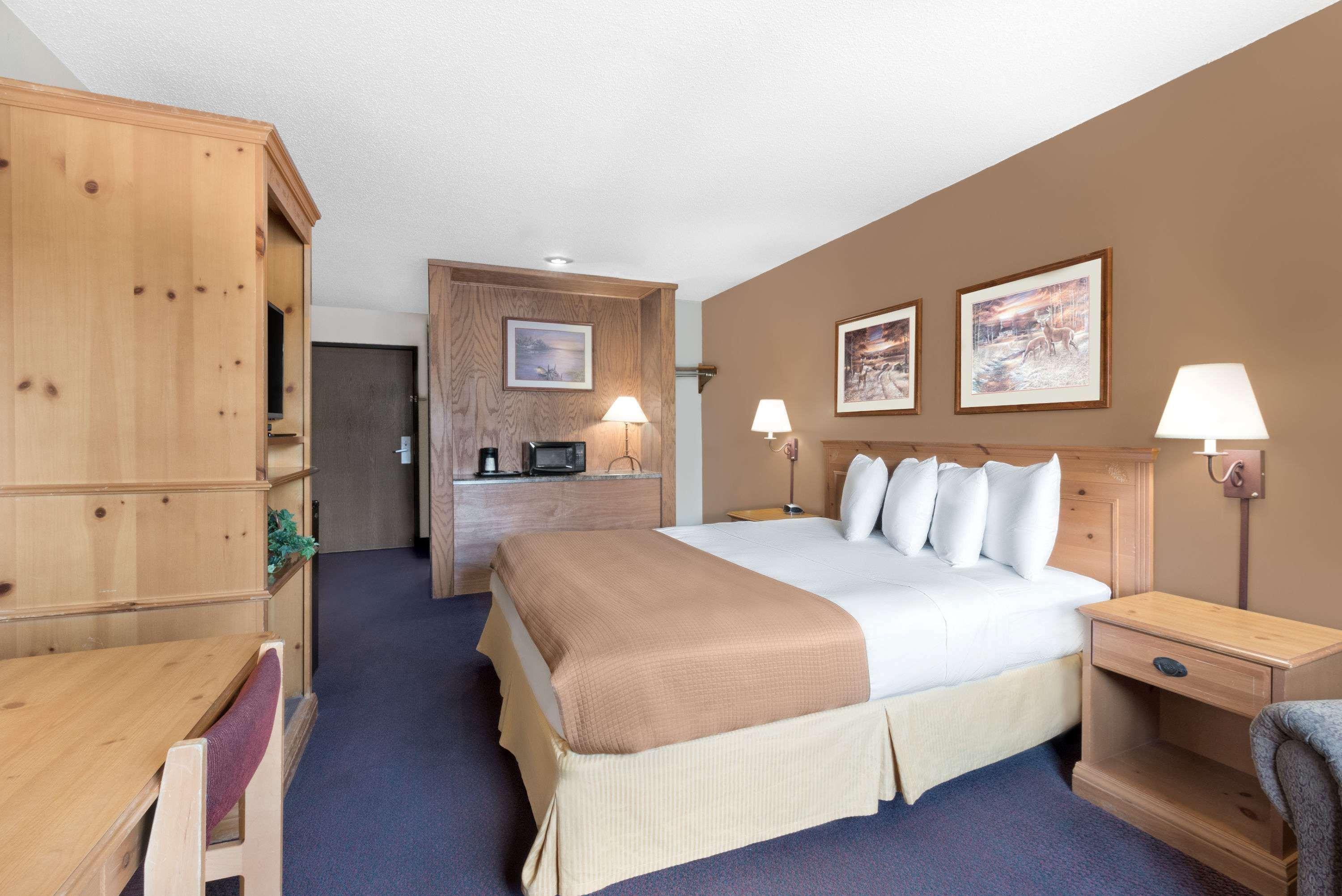 Super 8 By Wyndham Chamberlain Sd Otel Dış mekan fotoğraf