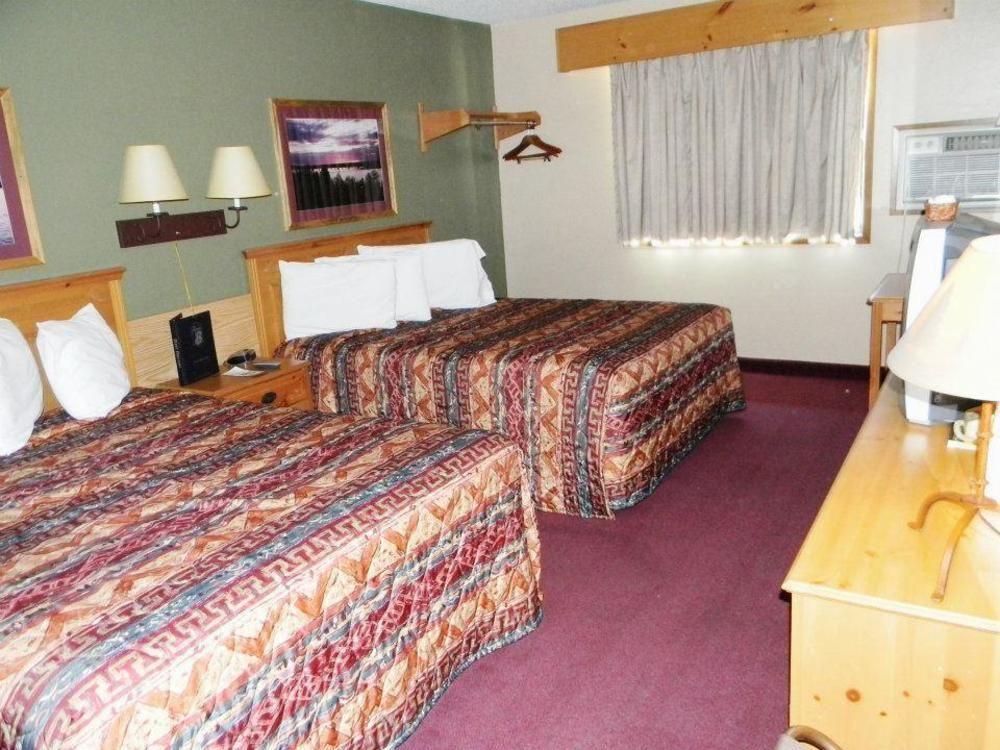 Super 8 By Wyndham Chamberlain Sd Otel Dış mekan fotoğraf