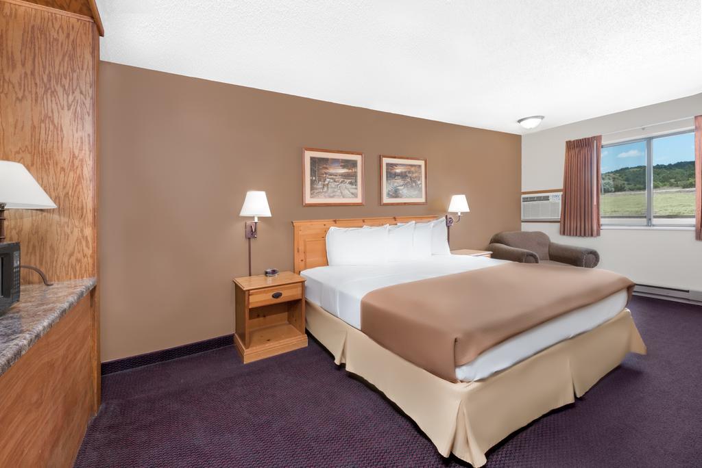 Super 8 By Wyndham Chamberlain Sd Otel Dış mekan fotoğraf